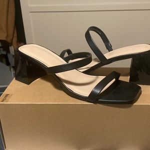 Black block low heels